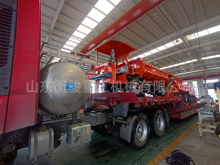  載重6噸四驅井下運輸車發往河南某礦