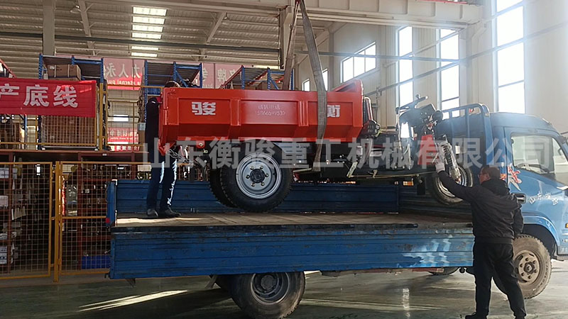  載重3噸柴油三輪車發往甘肅